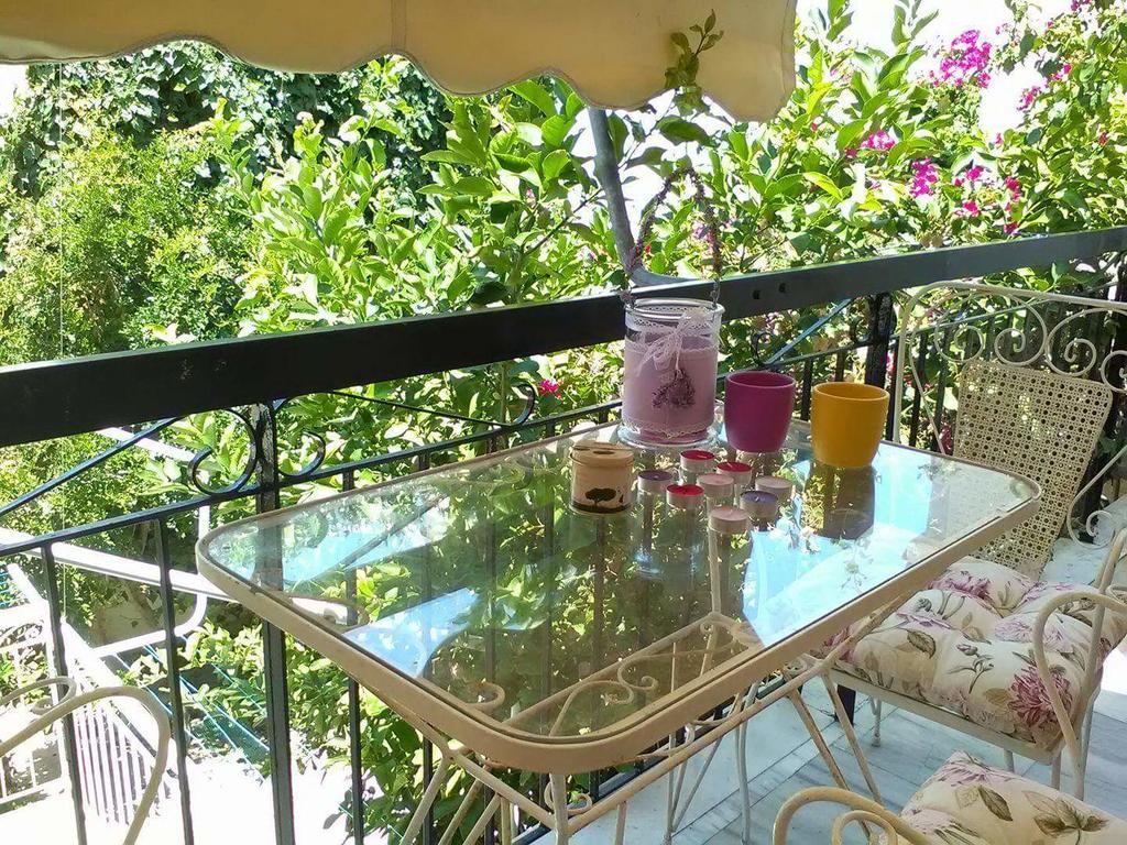 Aegina'S Flowers House Buitenkant foto